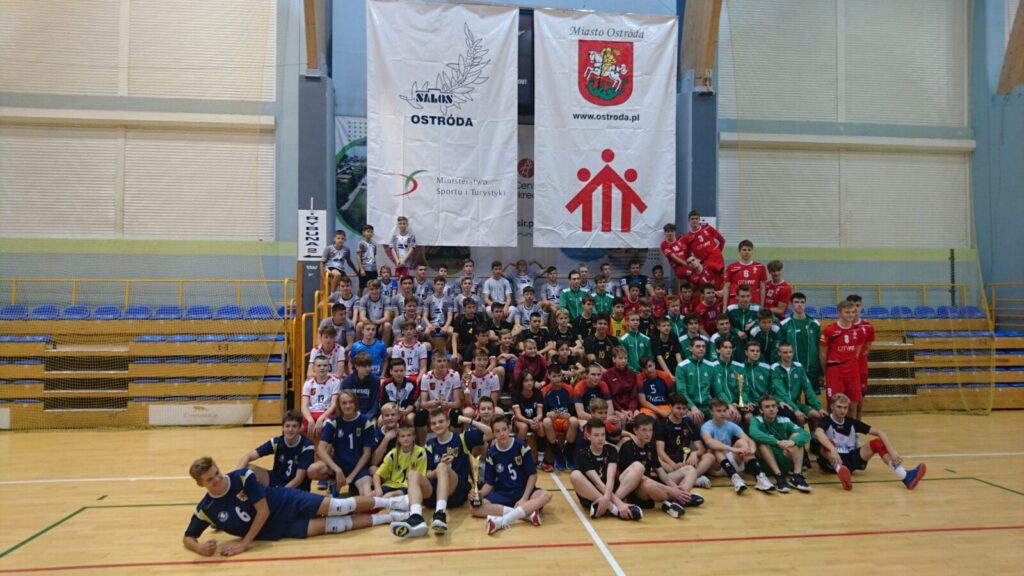 OGÓLNOPOLSKI TURNIEJ PIŁKI SIATKOWEJ O PUCHAR BURMISTRZA MIASTA OSTRÓDA 5 Dsc 0401