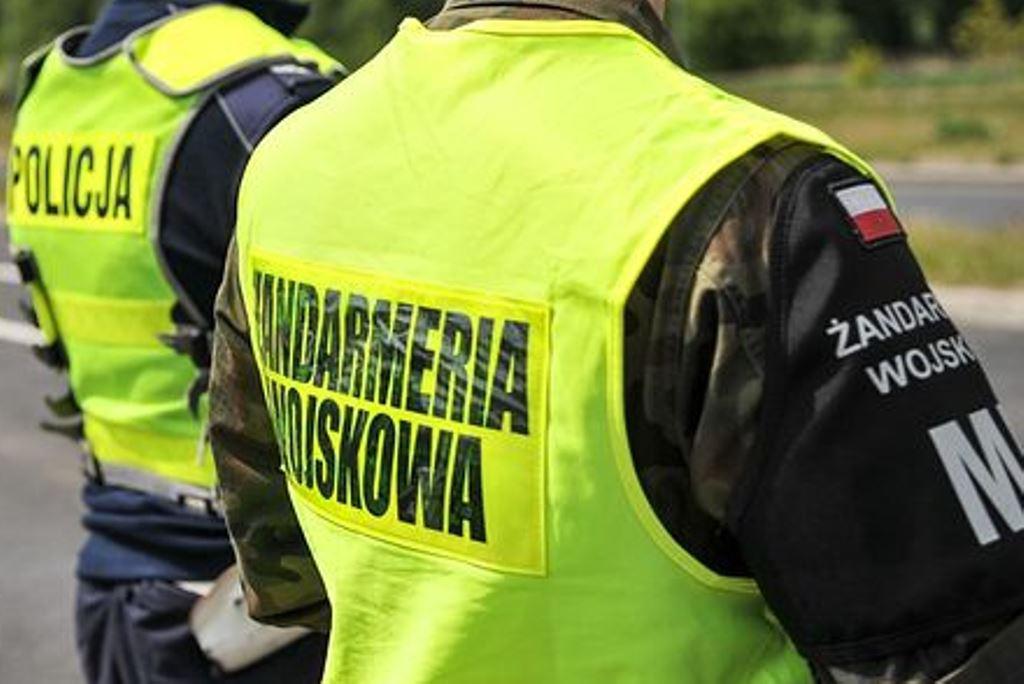 ŻOŁNIERZE ŻANDARMERII NA ULICACH. MAJĄ POMÓC POLICJI W OCHRONIE PORZĄDKU PUBLICZNEGO 1 Elrzjp Woai3 Ly