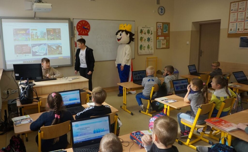 ZAKODUJ SWÓJ SUKCES - STARSI UCZĄ MŁODSZYCH W SP5 IM. JANUSZA KORCZAKA W OSTRÓDZIE 2 Dsc07014