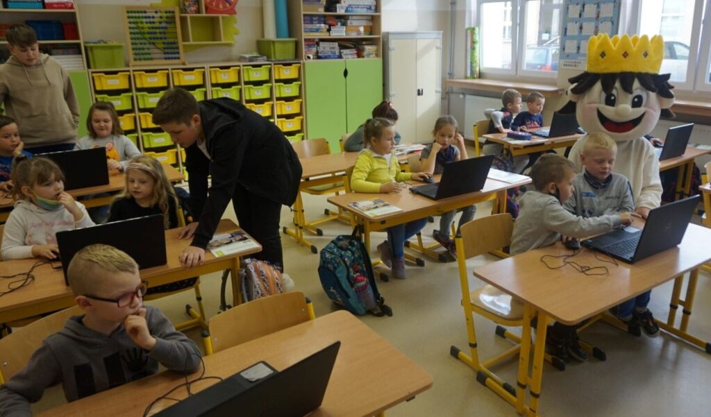 ZAKODUJ SWÓJ SUKCES - STARSI UCZĄ MŁODSZYCH W SP5 IM. JANUSZA KORCZAKA W OSTRÓDZIE 18 Dsc07015