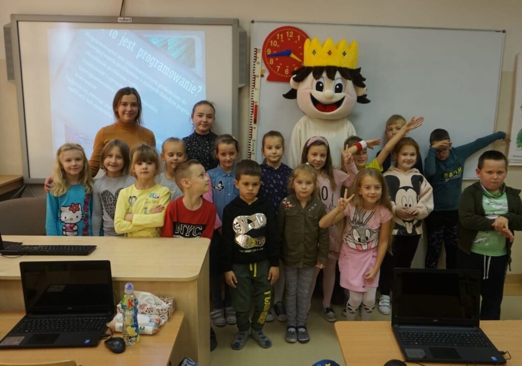 ZAKODUJ SWÓJ SUKCES - STARSI UCZĄ MŁODSZYCH W SP5 IM. JANUSZA KORCZAKA W OSTRÓDZIE 14 Dsc07094