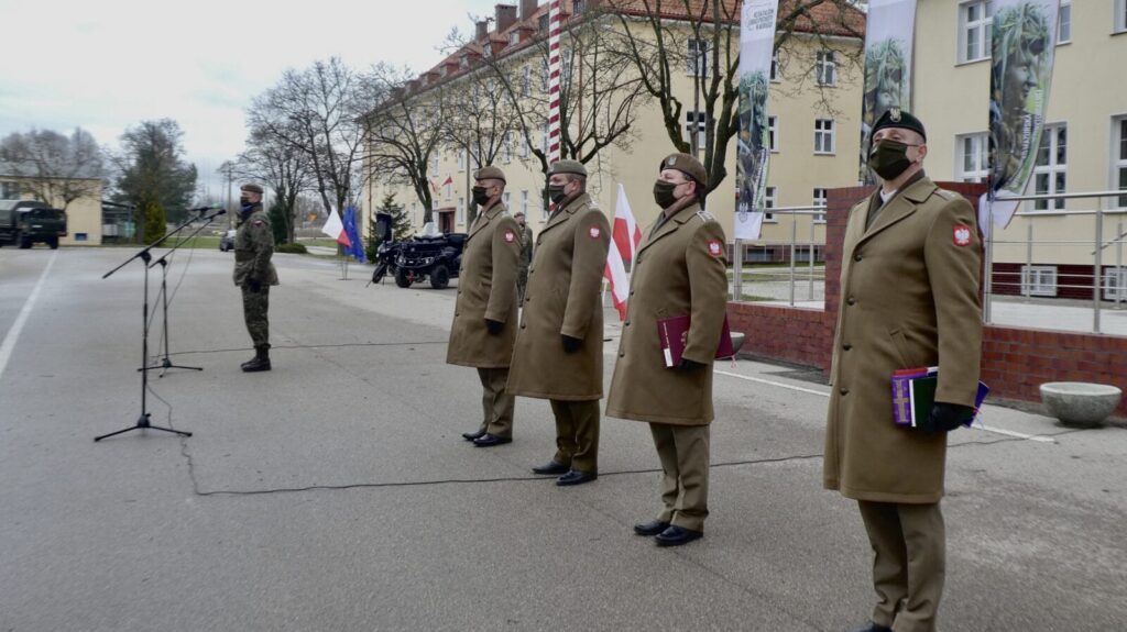 WOT: DZIŚ W MORĄGU PADŁY SŁOWA: "JA, ŻOŁNIERZ WOJSKA POLSKIEGO PRZYSIĘGAM..." 18 P1100604