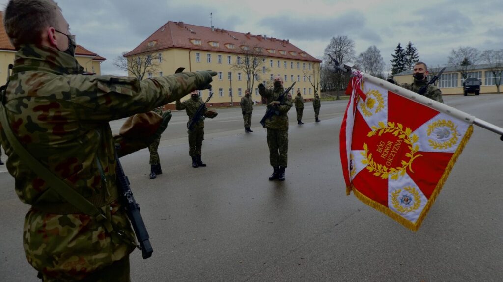 WOT: DZIŚ W MORĄGU PADŁY SŁOWA: "JA, ŻOŁNIERZ WOJSKA POLSKIEGO PRZYSIĘGAM..." 12 P1100651
