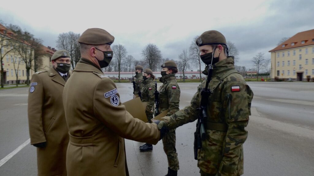 WOT: DZIŚ W MORĄGU PADŁY SŁOWA: "JA, ŻOŁNIERZ WOJSKA POLSKIEGO PRZYSIĘGAM..." 7 P1100682