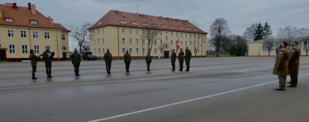 WOT: DZIŚ W MORĄGU PADŁY SŁOWA: "JA, ŻOŁNIERZ WOJSKA POLSKIEGO PRZYSIĘGAM..." 3 P1100740