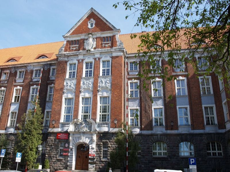 PONAD 8,5 MLN ZŁ. NA ROZWÓJ E-USŁUG DLA POWIATU I GMIN OSTRÓDA, MORĄG I DĄBROWNO 1 Urzad Marszalkowski Budynek
