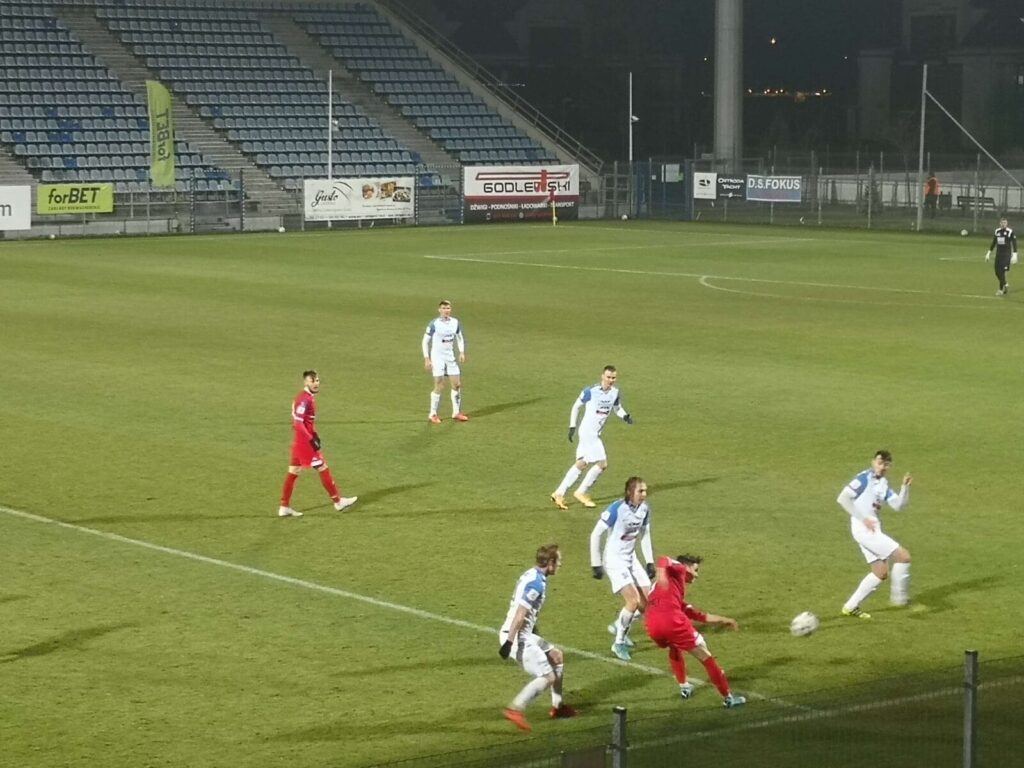KOLEJNE TRZYBRAMKOWE ZWYCIESTWO SOKOŁA - TYM RAZEM Z HUTNIKIEM KRAKÓW 8 130983473 2555181597940116 9124181336159599525 N