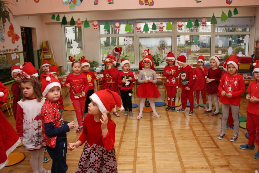 MIKOŁAJKI W NIEPUBLICZNYM PRZEDSZKOLU "RADOŚĆ" W OSTRÓDZIE. TO BYŁ MAGICZNY DZIEŃ! 3 Img 0132