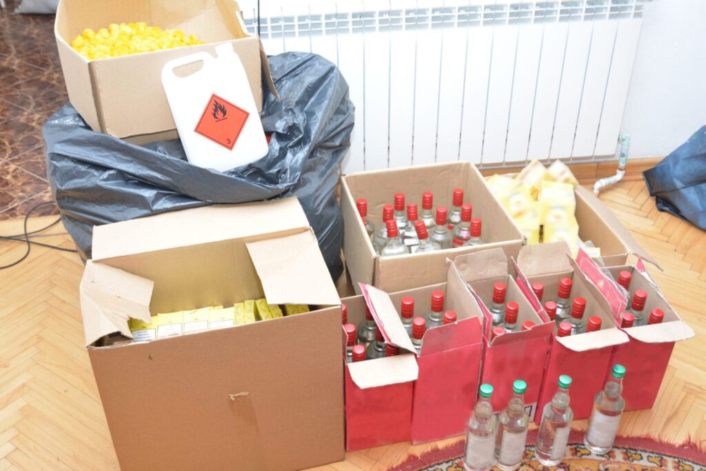 GM. MORĄG: PRZEWOZIŁ TYTOŃ - MÓWIŁ, ŻE TO PASZA DLA KURCZĄT. MIAŁ TEŻ PONAD 1200 LITRÓW ALKOHOLU? 9 2 190218