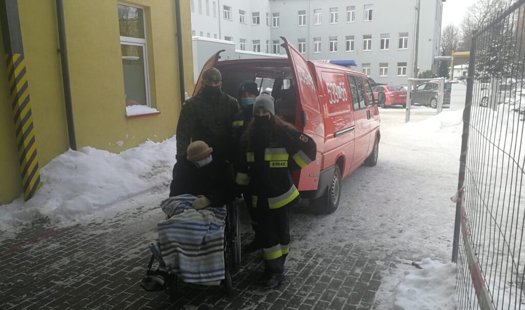 STRAŻACY Z POWIATU OSTRÓDZKIEGO WSPIERAJĄ AKCJĘ NARODOWEGO PROGRAMU SZCZEPIEŃ 13 149258037 440333540744308 7740891140094211690 o