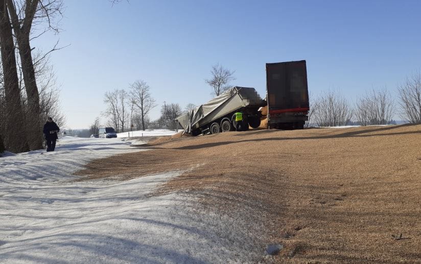 Z REGIONU: TRAGICZNE ZDERZENIE DWÓCH CIĘŻARÓWEK 3 Wypadek22.02.2021