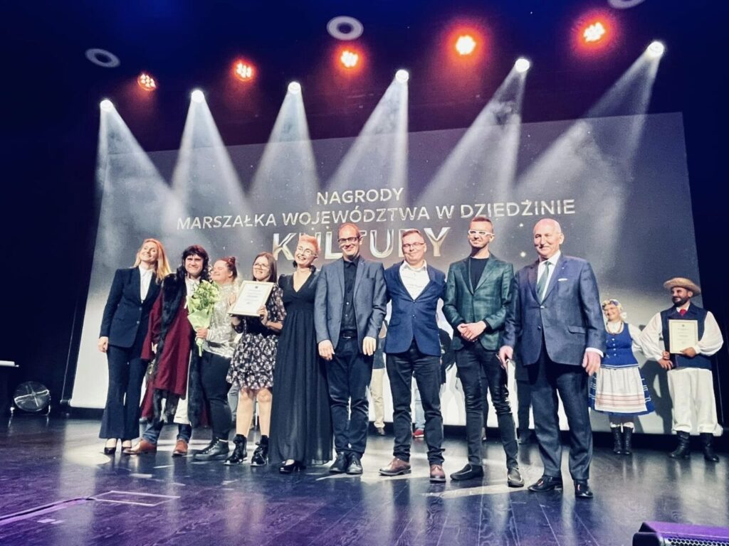 TEATR PRZEBUDZENI Z KOLEJNYMI NAGRODAMI! 2 Teatr Przebudzeni 12