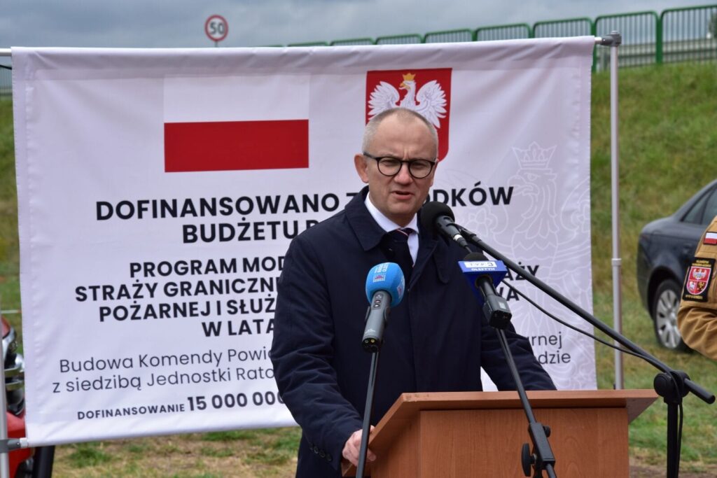 Brakuje 19 milionów złotych na zakończenie budowy nowej siedziby straży pożarnej w Ostródzie 2 Wbicie Lopaty Pod Nowa Siedzibe Kp Psp W Ostrodzie 2