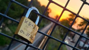 Ostróda zakochanych? Kłódki miłości na wiadukcie – piękny symbol czy kicz? 24 Zdjecie Whatsapp 2024 09 27 O 18.00.52 B8084001
