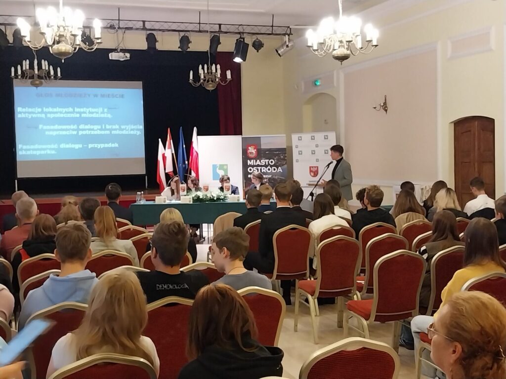Gorzka pigułka dla samorządowców. Młodzież oczekuje zmian 3 Ankieta Nastolatki 2