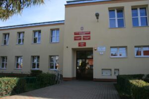 Lato skraca lekcje. Uczniowie z "piątki" pójdą szybciej do domu 15 Sp5