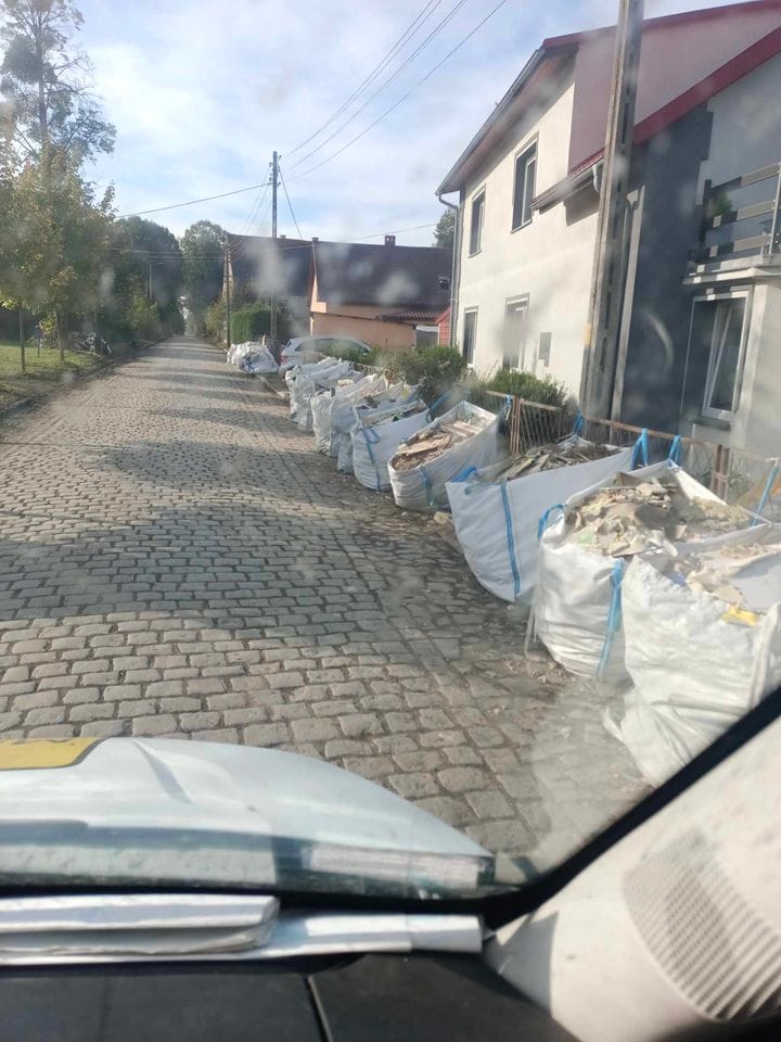Z Brzydowa do Wronowa – Sadowski w akcji, wsparcie dla powodzian 6 Wronow