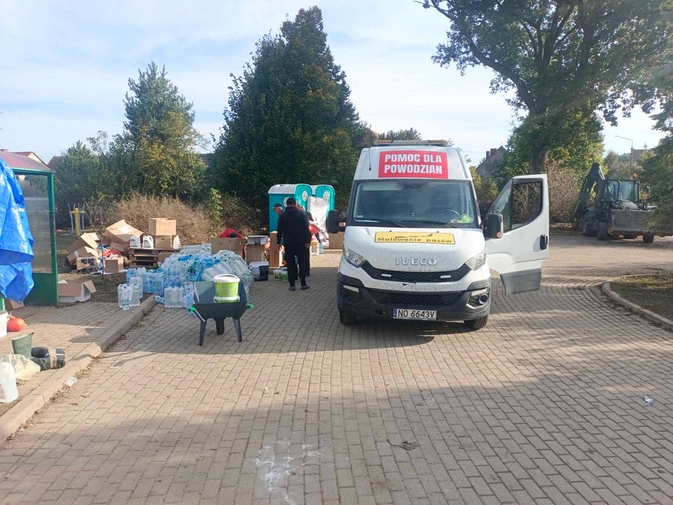 Z Brzydowa do Wronowa – Sadowski w akcji, wsparcie dla powodzian 4 Wronow1
