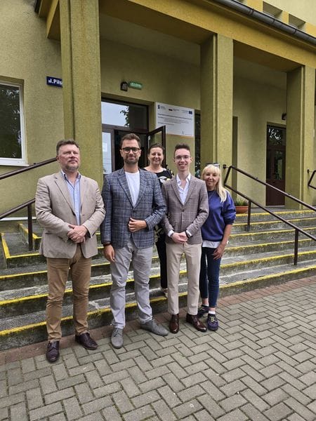 Ostróda: Naukowcy pojawią się na MOSie. Będą badać skład powietrza w hali sportowej przy ulicy Piłsudskiego 2 Do Ostrody Komisja Oswiaty