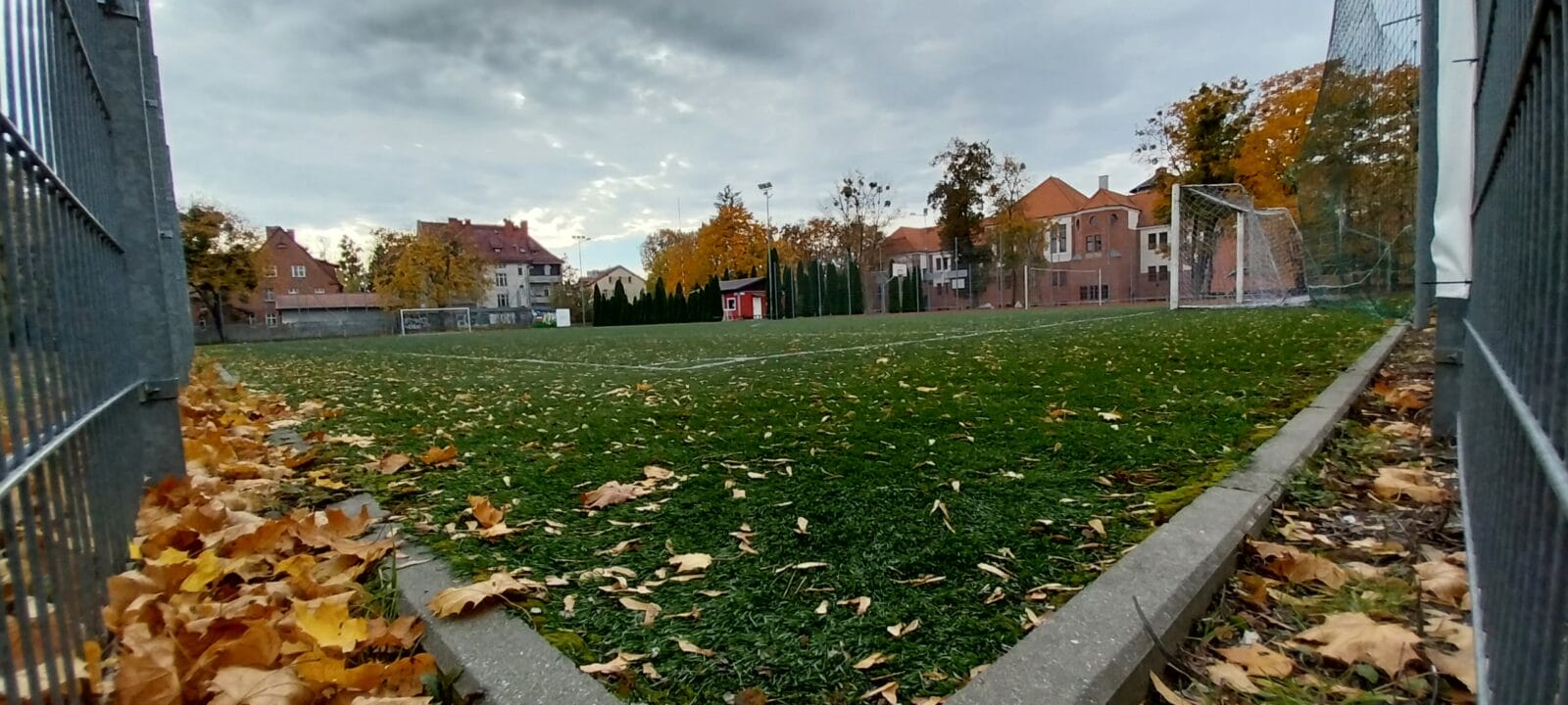 Będą lepsze warunki do haratania w gałę. Burmistrz już remontuje, ale starosta też ma plany 2 Orlik Bazynski Tekst