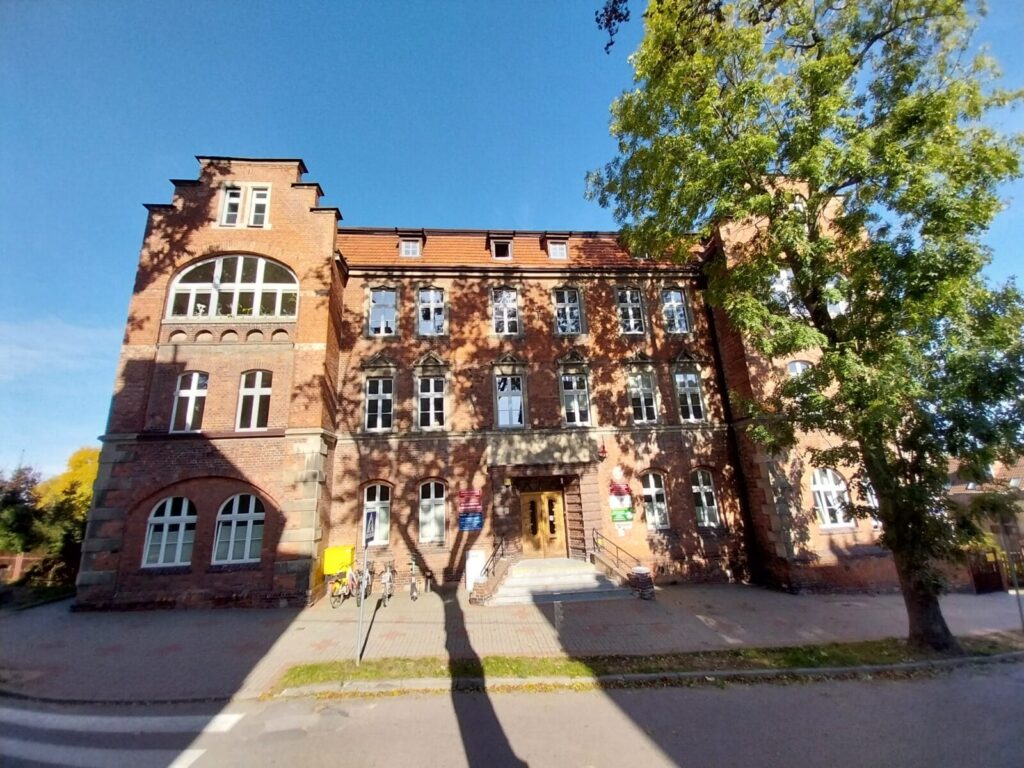 Noclegownia bez przenosin. Remont jeszcze nie ruszył 2 Sienkiewicza 15 Teskt