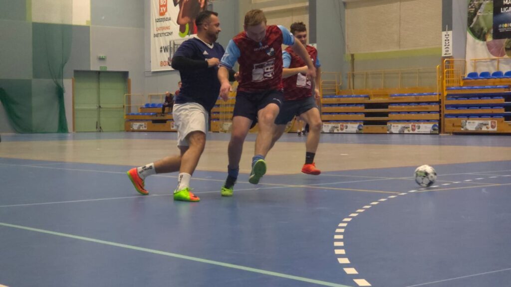 Ostróda: Halówka wróciła po latach – podsumowanie 1. kolejki 2 Halowka2
