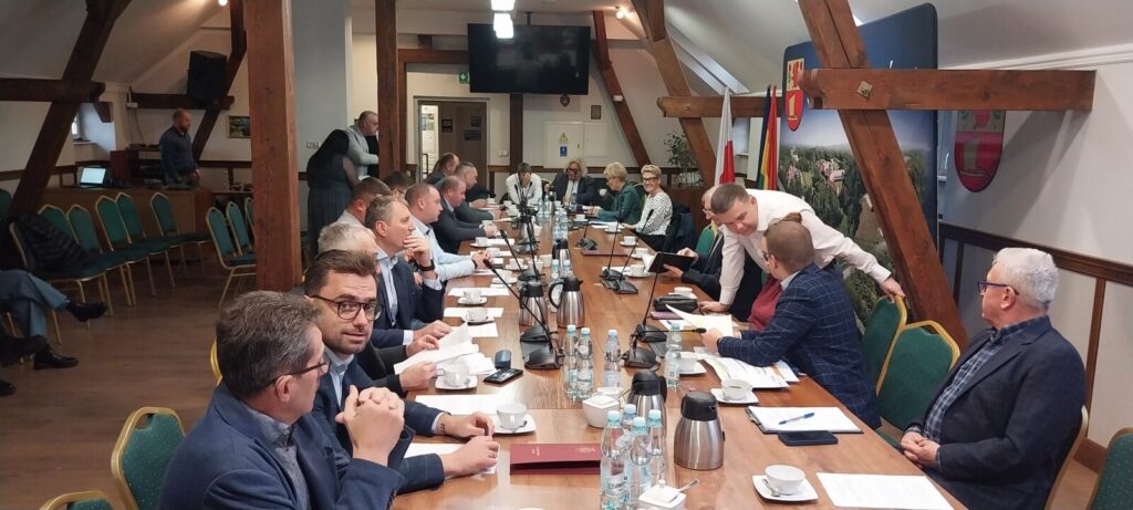 Zapłacimy więcej za odbiór śmieci. Solidarność zwyciężyła nad głosami Ostródy 3 Podwyzka Smieci Rafal