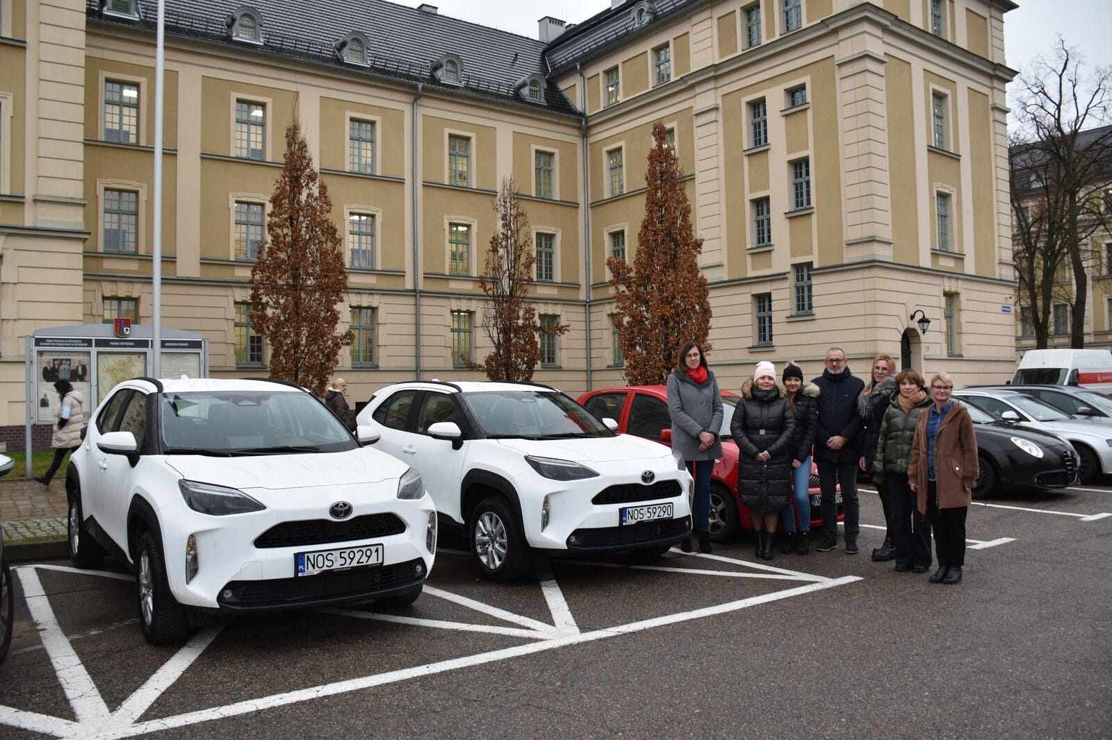 Nowe samochody dla PCPR w Ostródzie – wsparcie dla dzieci i rodzin 1 Pcpr N