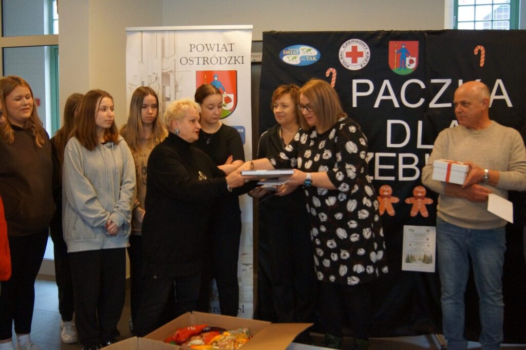 Paczka Dla Potrzebujacych W Powiecie Ostrodzkim 9