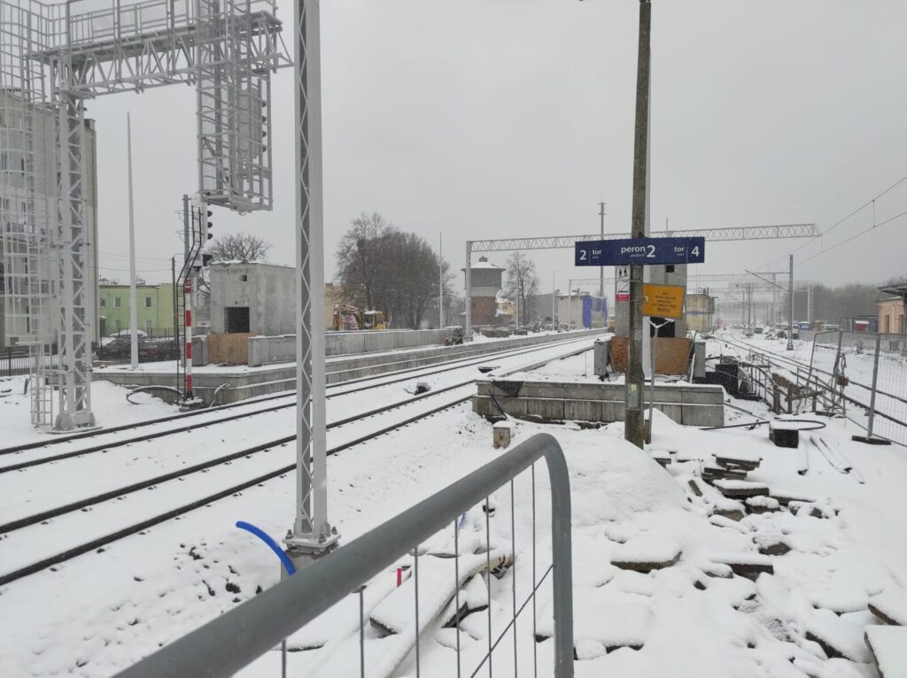 Remont stacji kolejowej w Ostródzie – co już zrobiono i kiedy finał prac? 5 Dworzec Stacja Kolej Pkp Ostroda Zima 11 01 2025 17
