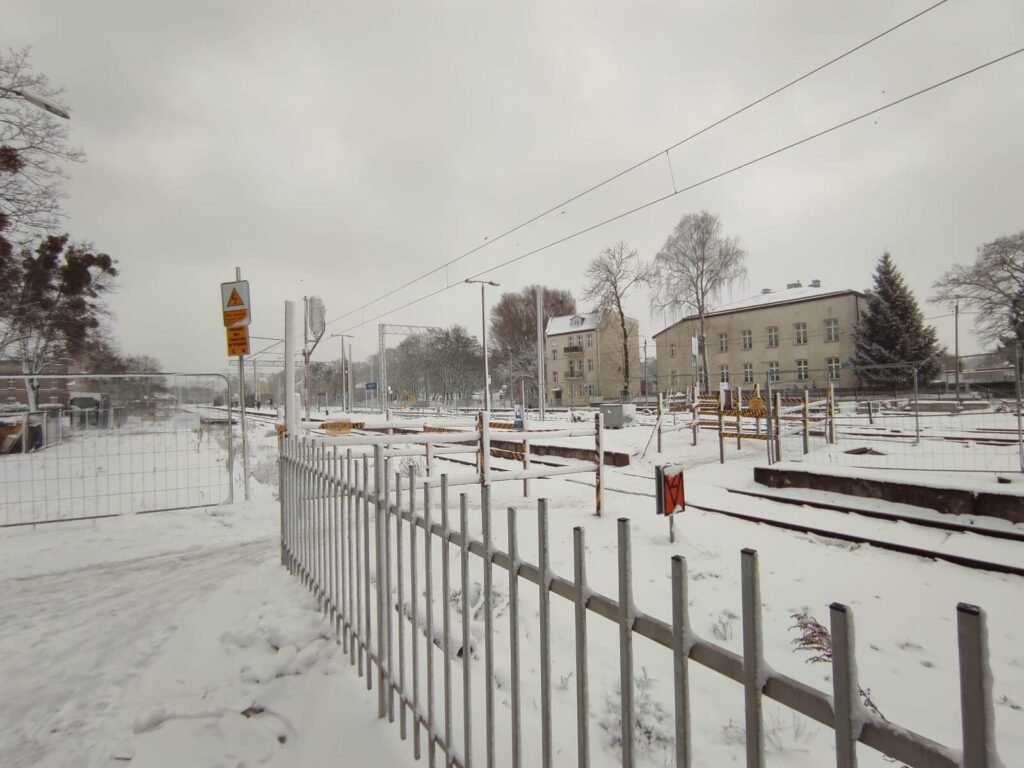 Remont stacji kolejowej w Ostródzie – co już zrobiono i kiedy finał prac? 3 Dworzec Stacja Kolej Pkp Ostroda Zima 11 01 2025 26