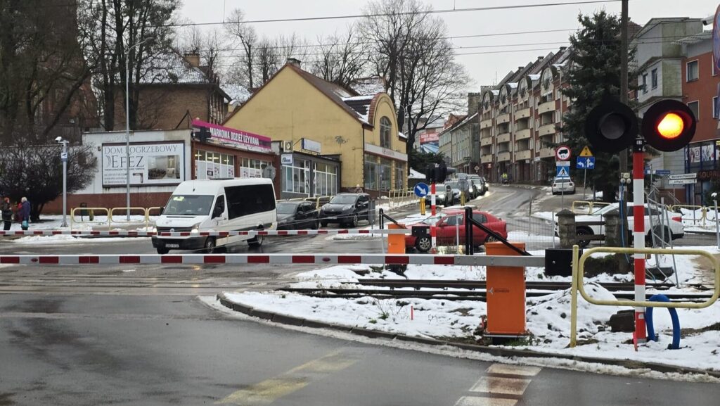 Dobra i zła wiadomość o przejazdach kolejowych w Ostródzie 2 Przejazd Kolejowy Ostroda3