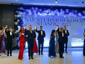 Studniówka Staszica – wyjątkowy wieczór maturzystów 19 Studniówka Uczniów Ostródzkiego Staszica