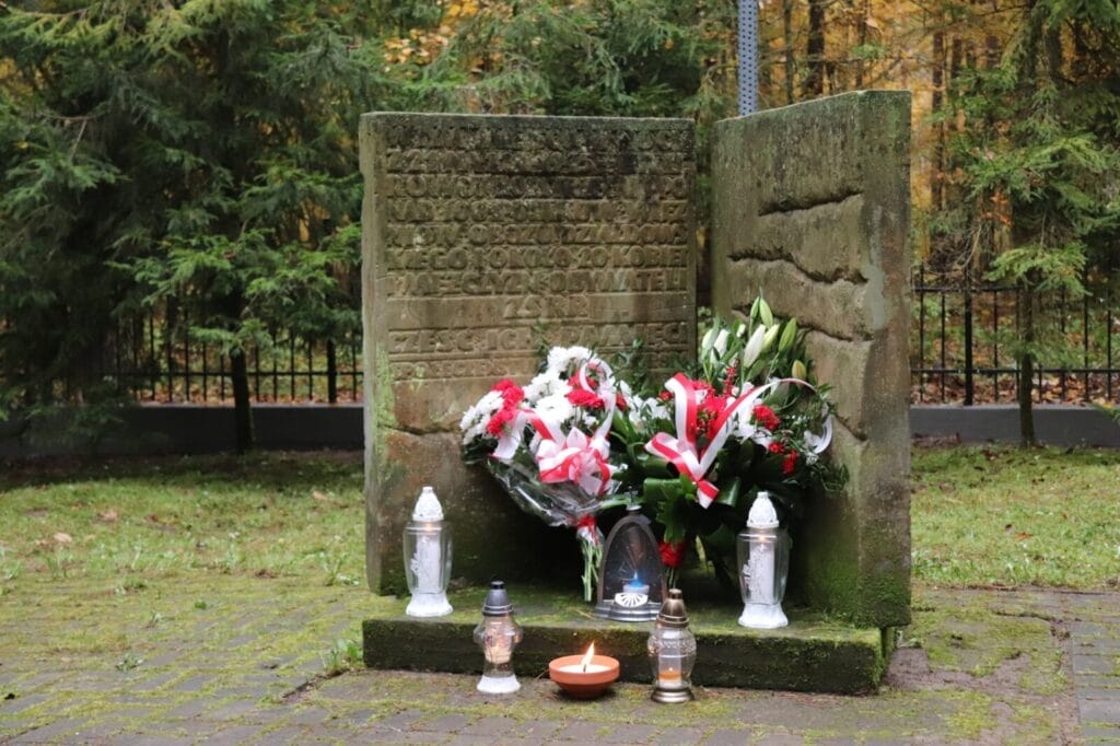 Zaproszenie do uczczenia pamięci ofiar tragicznego mordu w Zawadach Małych – 80. rocznica, 21 stycznia 2025 roku 1 Zawady