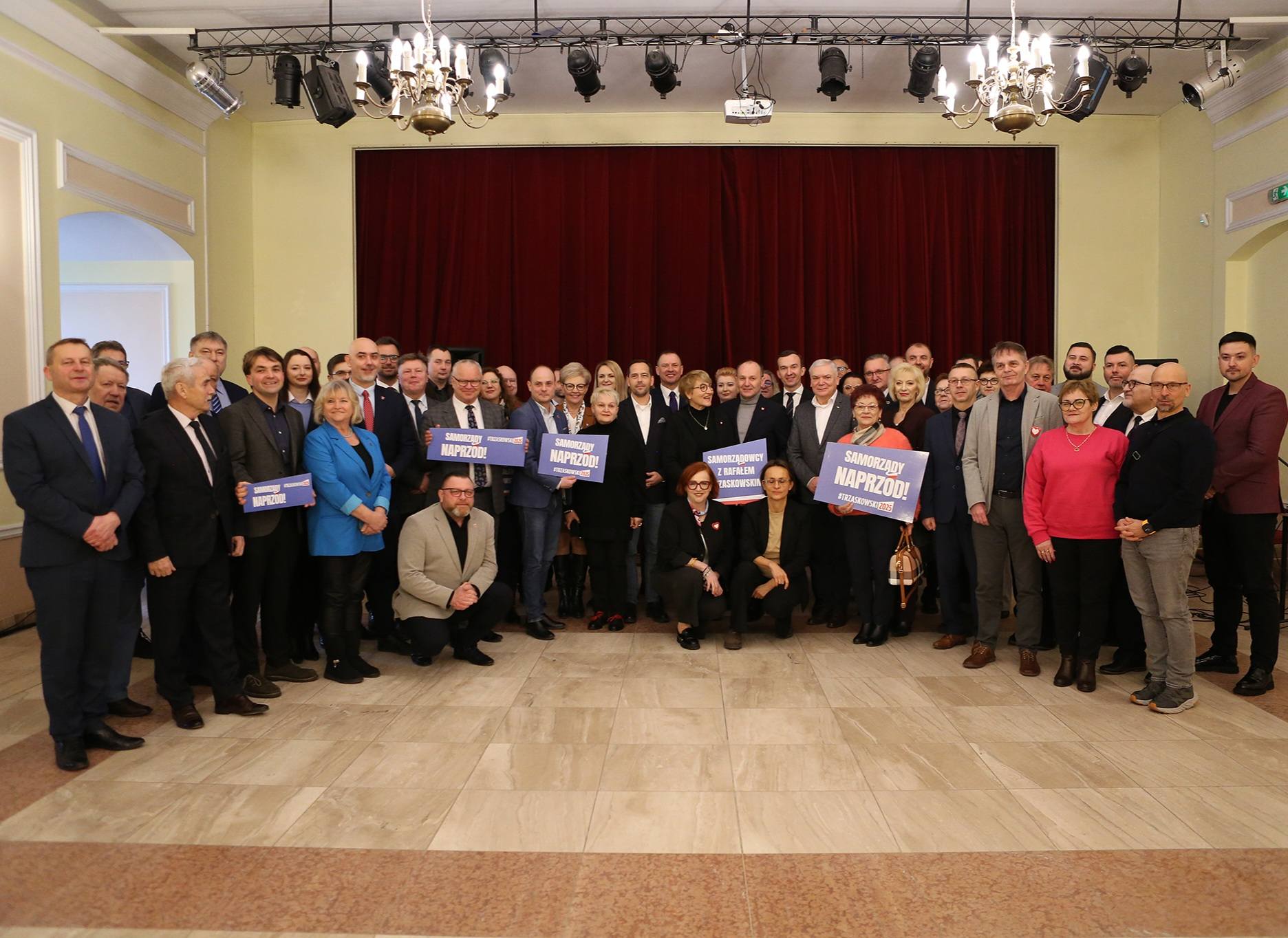 Samorządy jednoczą siły – inauguracja inicjatywy „Samorządy Naprzód!” w Ostródzie 1 Samorządy Naprzód! Odbyło Się We Wtorkowy Poranek, 11 Lutego 2025 Roku, W Reprezentacyjnej Sali Ostródzkiego Zamku