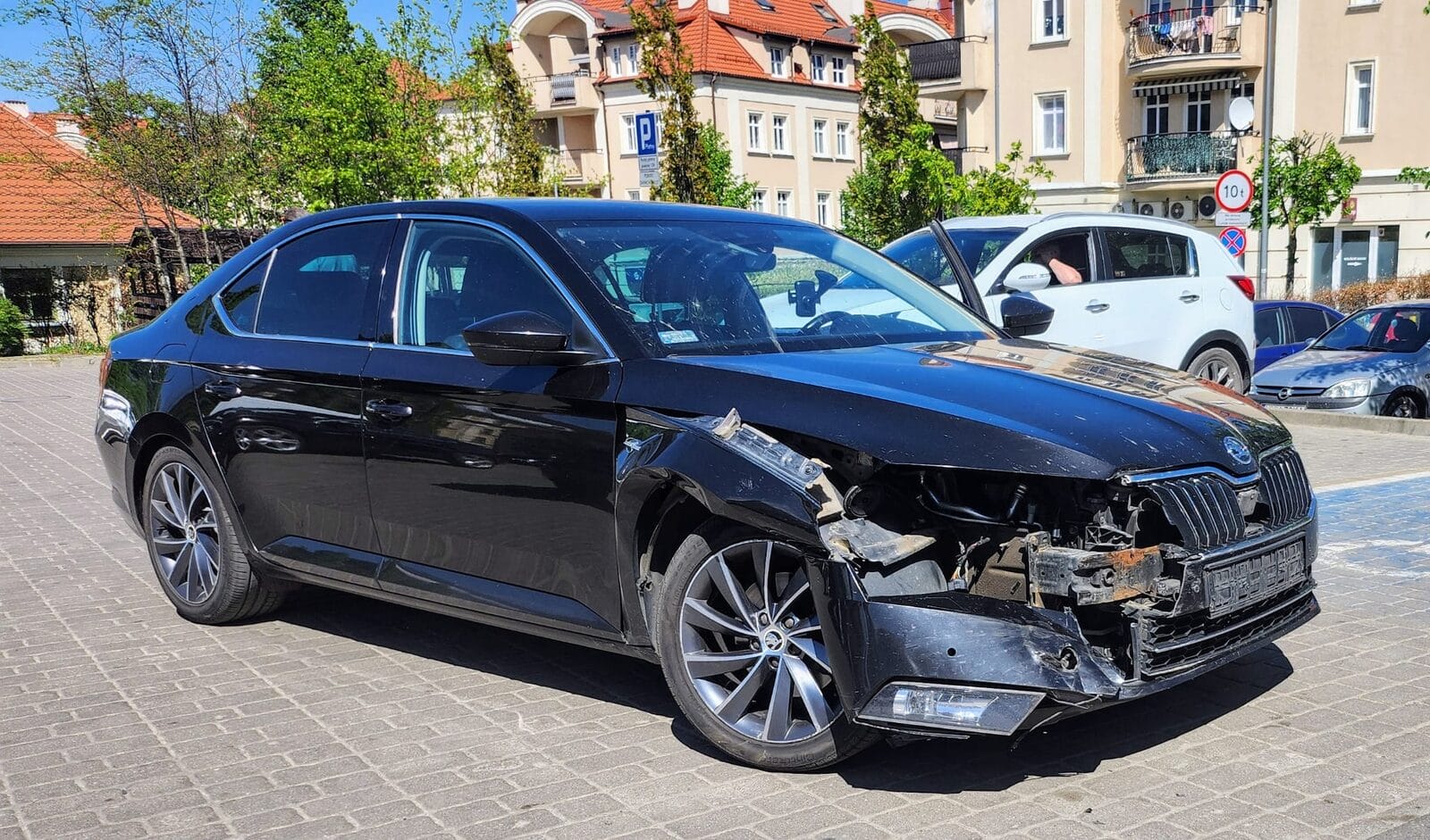 NOS 06666 bez tajemnic. Mamy raport uszkodzeń czarnej Skody, którą sprzedaje powiat 1 Zdjecie Whatsapp 2025 02 26 O 20.17.18 8103Ec49
