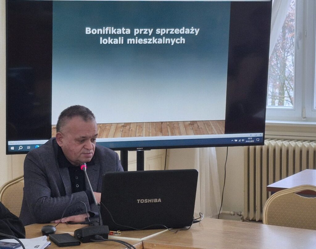 Wracamy do tematu. Radni chcą ostrzejszych przepisów w sprawie sprzedaży mieszkań komunalnych. 9 Cezary Wawrzynski