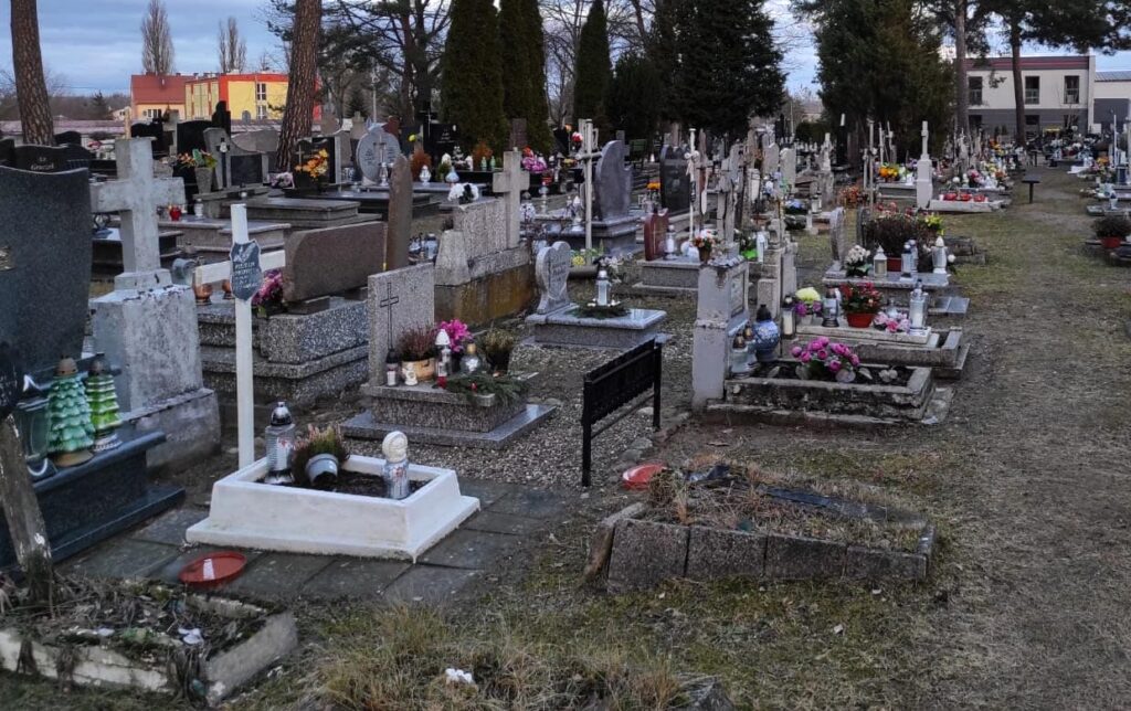 Skoro nie Morliny, to gdzie? Jest nowa propozycja lokalizacji cmentarza 14 cmentarz