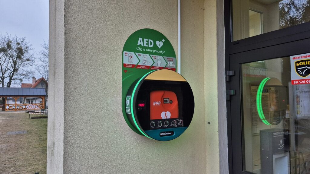 Policja poprosiła o pomoc burmistrza Ostródy. Chodzi o ważne urządzenie 2 Defibrylator Aed