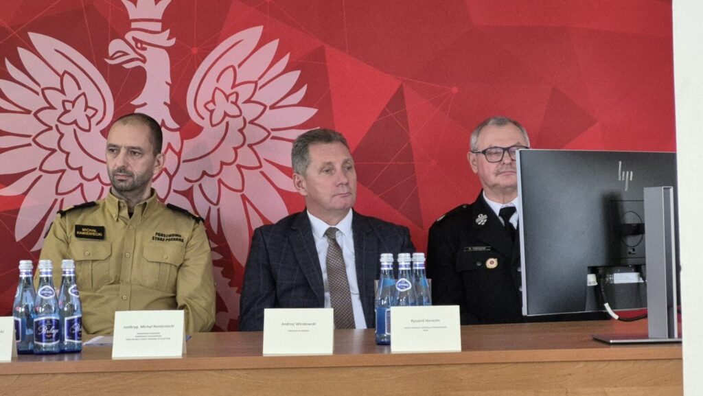 Strażacy zliczyli wypadki i pożary. Meldunek w Ostródzie odebrał Komendant Wojewódzki PSP 11 Odprawa Roczna Straz 2025 4