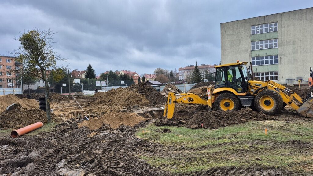 Ostróda: Jeden semestr i będzie szkoła! Byliśmy na terenie rozbudowy SP4 3 Rozbudowa Czworki3