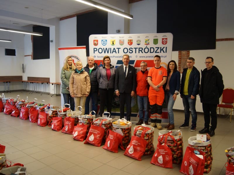 Podziel się dobrem przed świętami. Wystartowała Wielkanocna zbiórka dla seniora 1 Paczka Dla Seniora