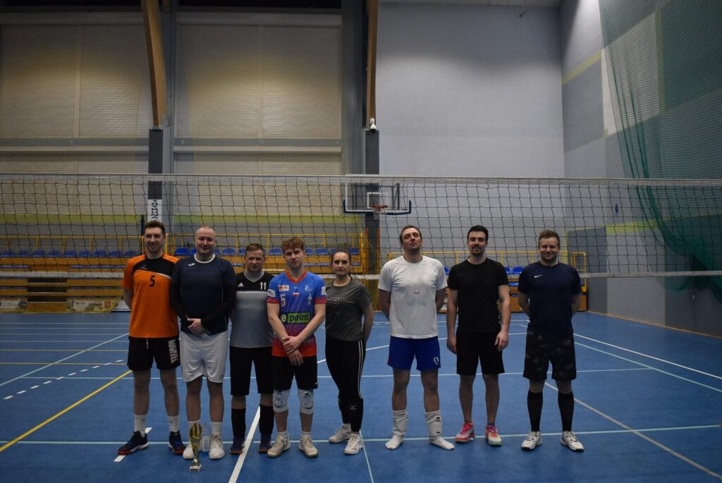 Drużynowy Mistrz Ostródy w Siatkówce: Beemka Volley Gdańsk na Szczycie! 22 Siatkowka Liga 10