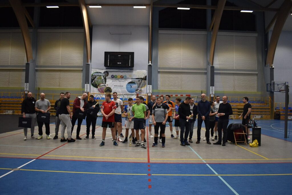 Drużynowy Mistrz Ostródy w Siatkówce: Beemka Volley Gdańsk na Szczycie! 14 Siatkowka Liga 16