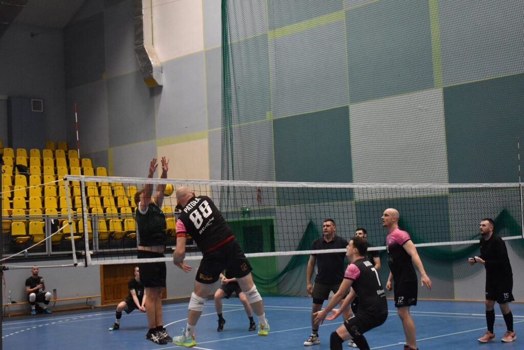 Drużynowy Mistrz Ostródy w Siatkówce: Beemka Volley Gdańsk na Szczycie! 15 Siatkowka Liga 7