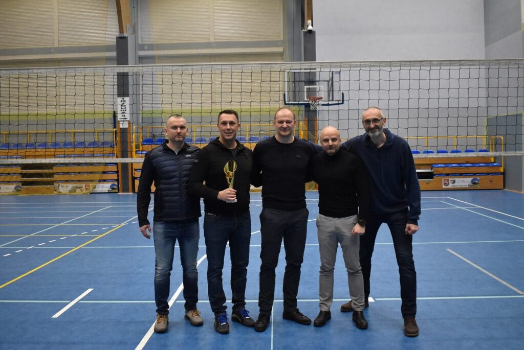 Drużynowy Mistrz Ostródy w Siatkówce: Beemka Volley Gdańsk na Szczycie! 12 Siatkowka Liga 8