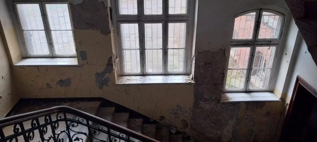Ostróda: Remont u ewangelików. Zabytkowy budynek będzie energooszczędny 11 Stary Sad Przed Remontem