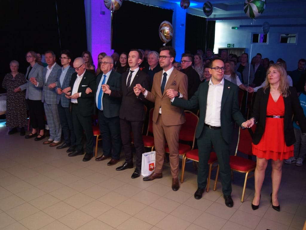 Gala „Ośmiu Wspaniałych” w Ostródzie. Młodzież z powiatu pokazuje siłę wolontariatu 29 487507055 1111196074384561 2554510057985093907 N