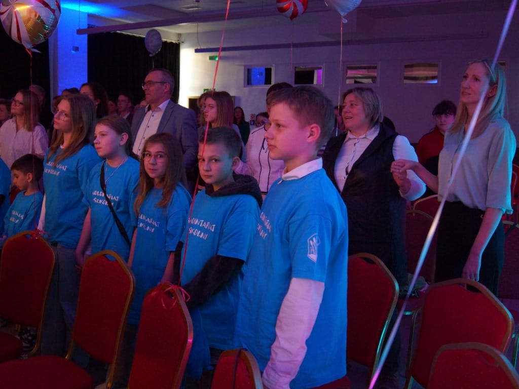 Gala „Ośmiu Wspaniałych” w Ostródzie. Młodzież z powiatu pokazuje siłę wolontariatu 19 487510426 1111196154384553 4640867707708821591 N