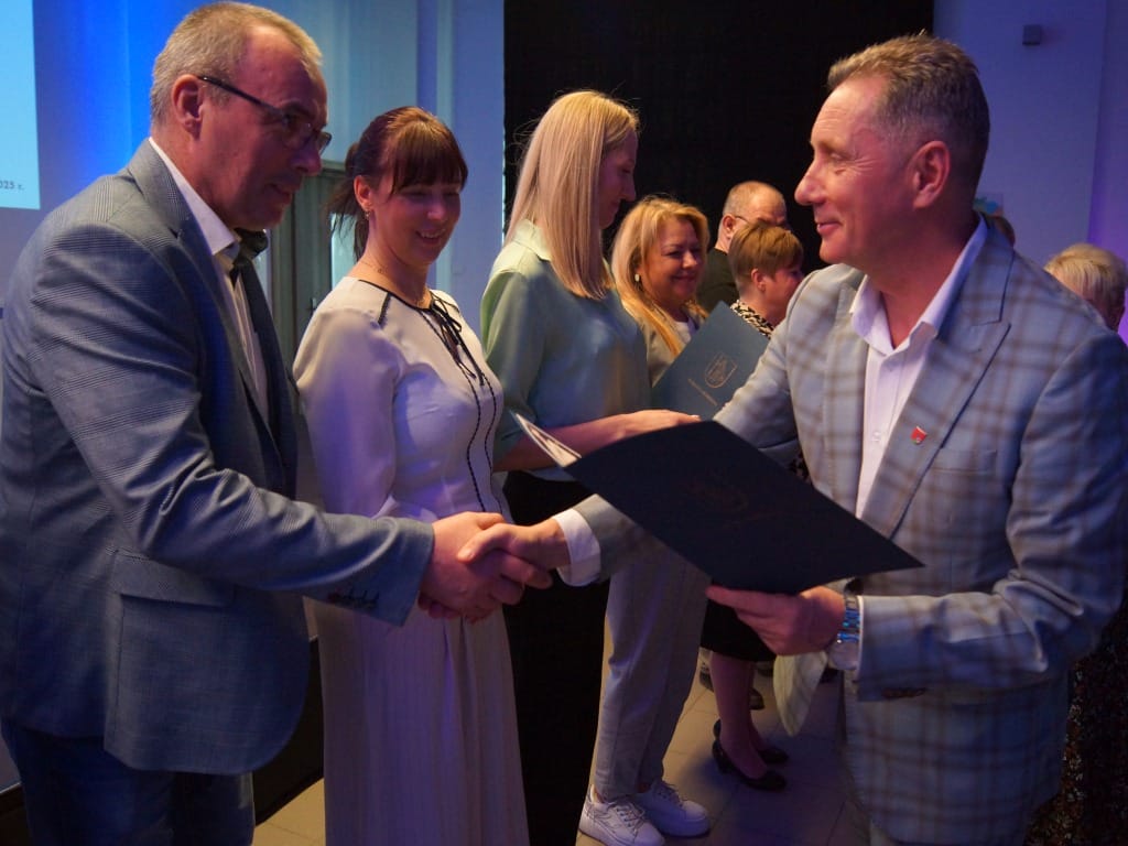 Gala „Ośmiu Wspaniałych” w Ostródzie. Młodzież z powiatu pokazuje siłę wolontariatu 33 488082822 1111196224384546 5602464943105717812 N